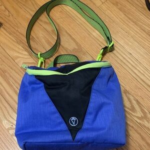 Ivivva by Lululemon lunch Bag with Strap